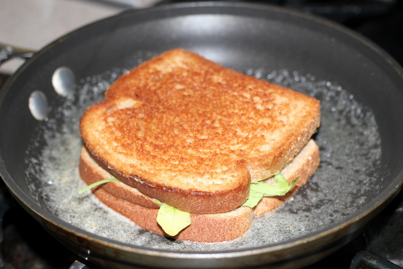 How to Make Grilled Cheese in a Pan (Cheese Toastie) - Alphafoodie